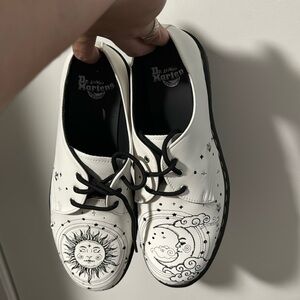 COPY - COPY - Dr. Marten’s 1461 Sun and Moon // Size: 10USM // White // New // …